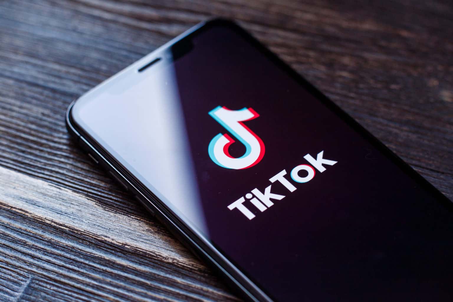 TikTok（ティックトック）DMの使い方と機能を徹底解説